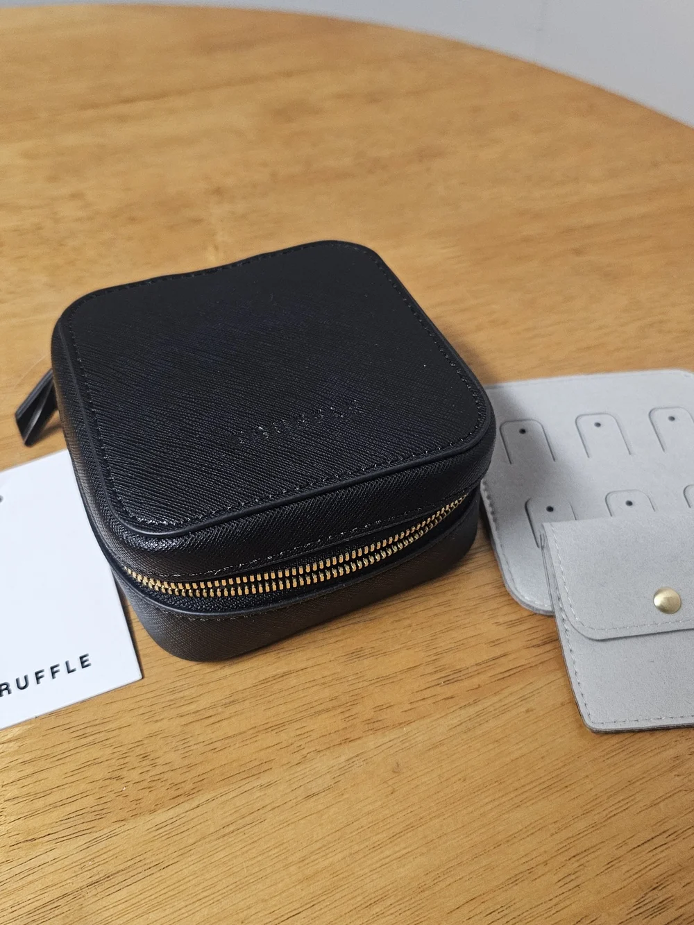 Truffle Privacy Black Travel Jewelry Case Leather Vacation Organization Necklace